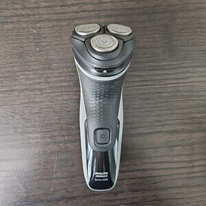 Philips Norelco 2300 Cordless Shaver w Pop-up Trimmer S1211/81 No Charging Cord0